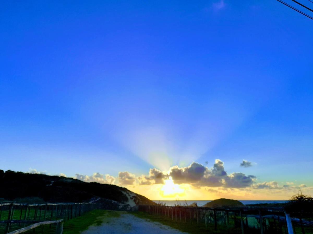 Sublime Sun & Van - By Meco Stays Alfarim Luaran gambar